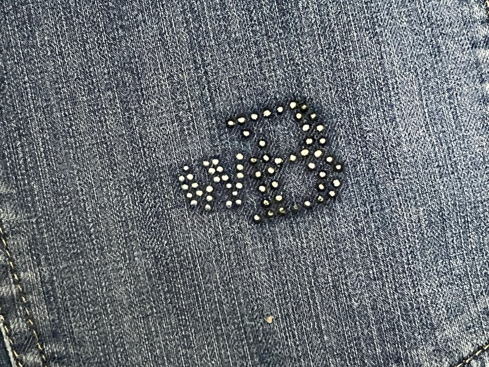 Calça jeans azul com letras de strass na parte de trás – photo 14
